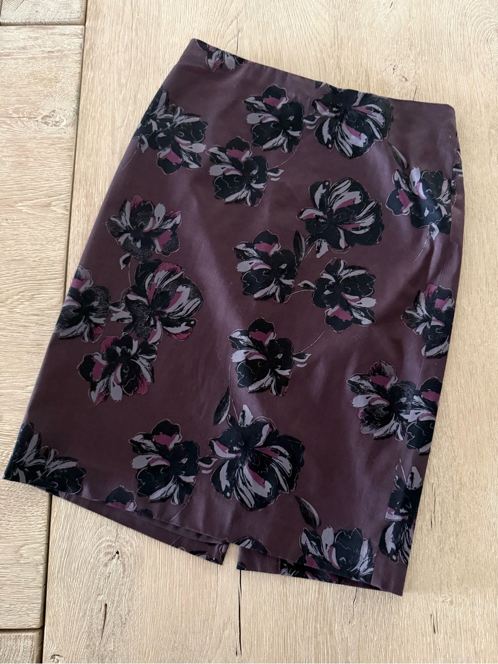 Ann Taylor Plum Floral Pencil Skirt with Black Accents